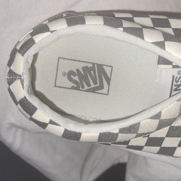 Youth Vans - Picture 3 of 6